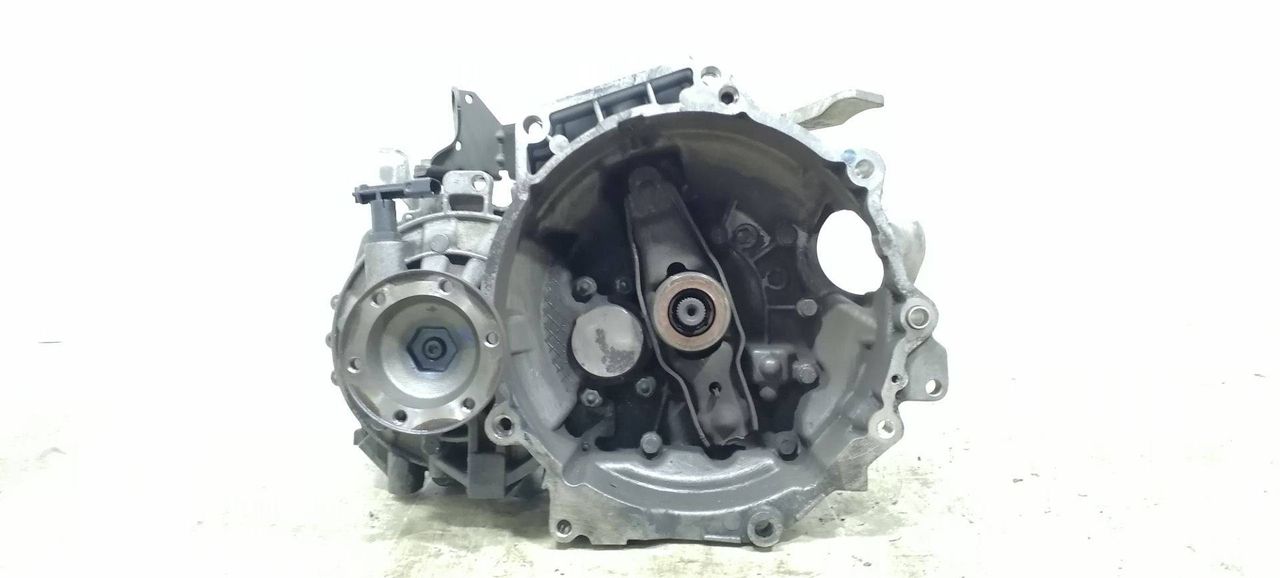 КПП механическая (МКПП) Skoda Fabia 1 поколение [рестайлинг] 2006, 1.4 л., TDi, BNV, дизель, 5МКПП, чёрная, универсал, передний привод, JCZ05106, 1411931