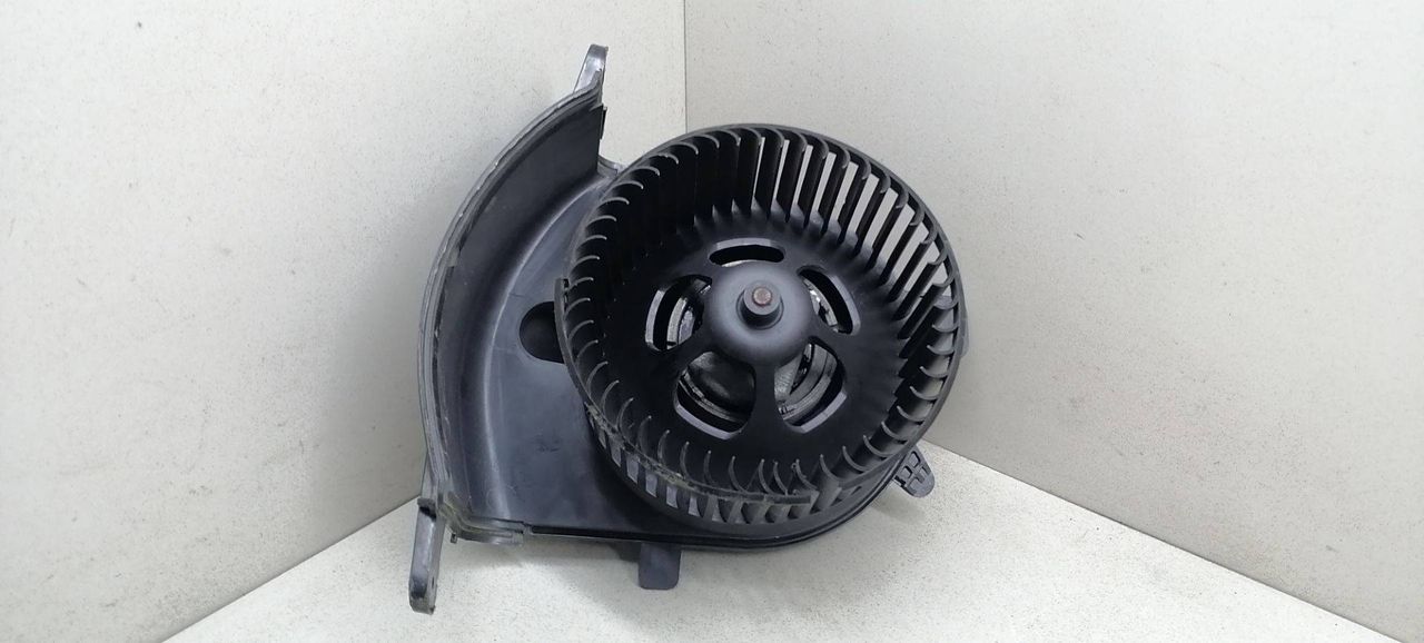 моторчик печки Renault Scenic 2 поколение 2005, 1.9 л., DCi, дизель, 5МКПП, зелёный, минивэн, передний привод, J84F666583V, VALEO, NN10010364694 - фото №1