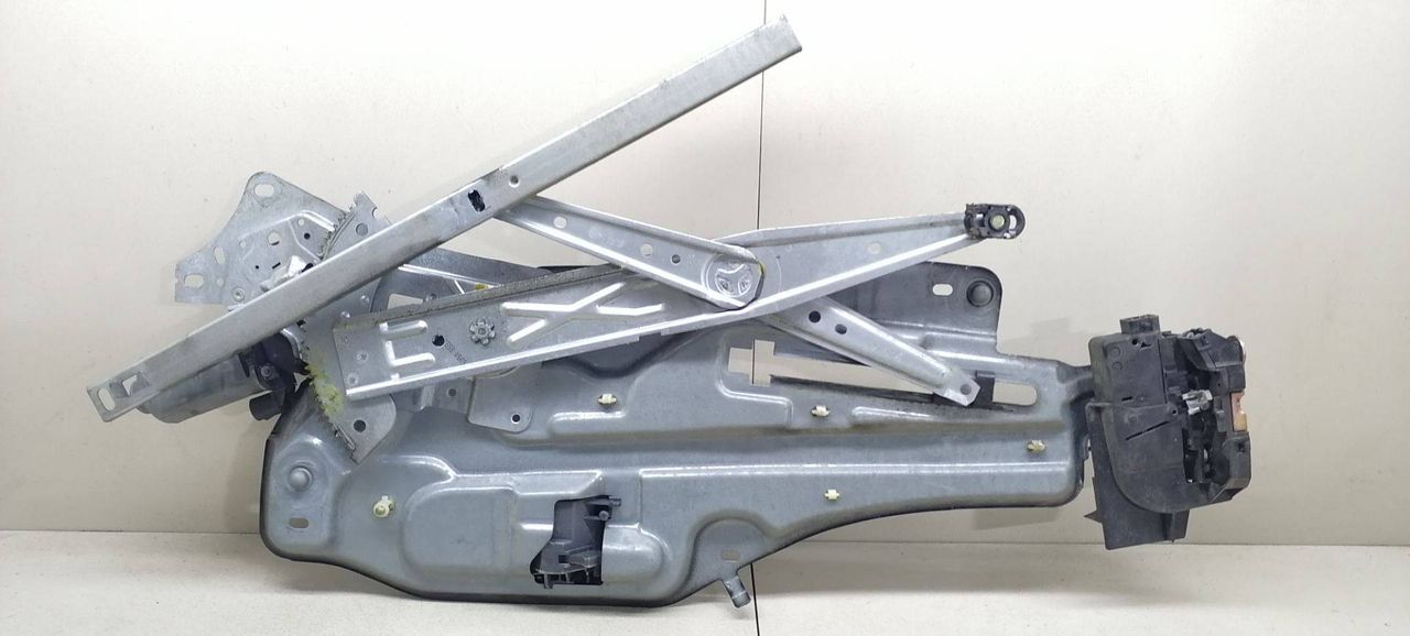 ручка внутренняя передняя правая Renault Laguna 1 поколение 1998, 2.2 л., TD, G8T 752, дизель, 5МКПП, серый, универсал, передний привод, 7700823285 - фото №1