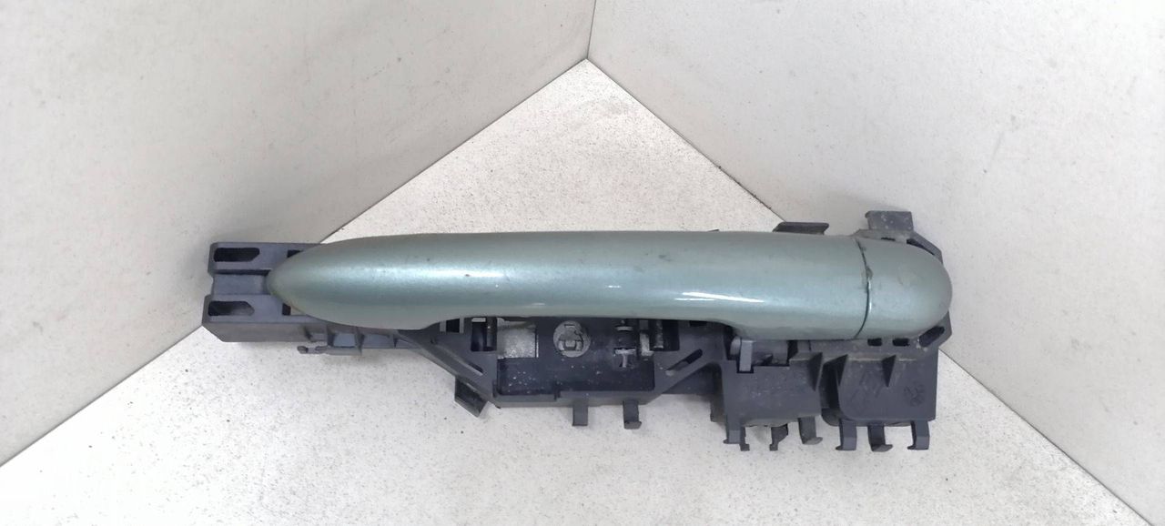 ручка наружная Renault Scenic 2 поколение 2005, 1.9 л., DCi, дизель, 5МКПП, зелёный, минивэн, передний привод, 8200389110 - фото №1