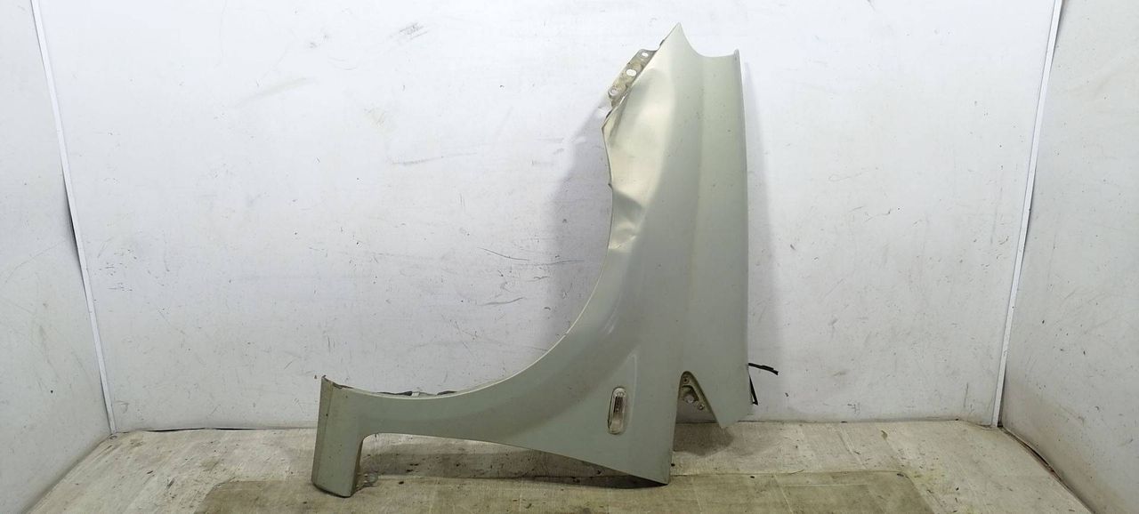 крыло переднее левое Fiat Grande Punto 1 поколение 2006, 1.3 л., дизель, 5МКПП, салатовый, хетчбэк 5 дв., передний привод, 51855636, 51855637 - фото №1