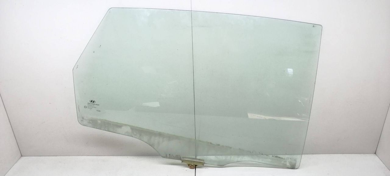стекло двери задней правой Hyundai i30 1 поколение 2010, 1.6 л., CRDi, дизель, 6МКПП, серебристый, хетчбэк 5 дв., передний привод, 834212L010 - фото №1
