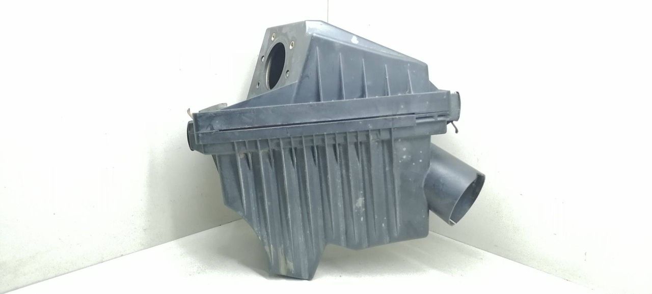 корпус воздушного фильтра Nissan Almera N16 2000, 2.2 л., DTi, YD22DDT, дизель, 5МКПП, серебристый, хетчбэк 5 дв., передний привод, 16500BM701 - фото №1