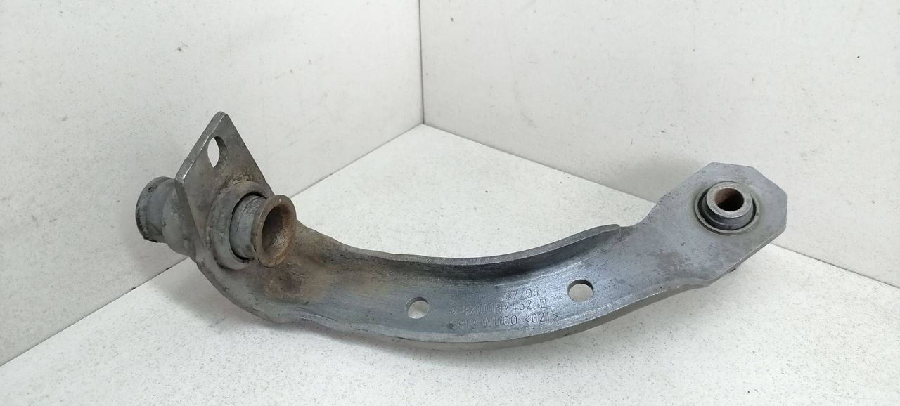 Кронштейн балки Renault Scenic 2 поколение 2005, 1.9 л., DCi, дизель, 5МКПП, зелёный, минивэн, передний привод, 8200197452D - фото №1