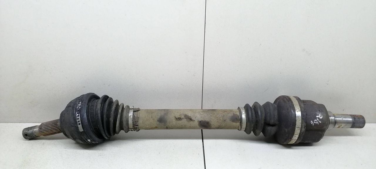 полуось передняя левая (приводной вал, ШРУС) Peugeot 407 1 поколение 2007, 2.0 л., HDi, дизель, 6МКПП, синий, универсал, передний привод, 3272GL, 3272GN - фото №1