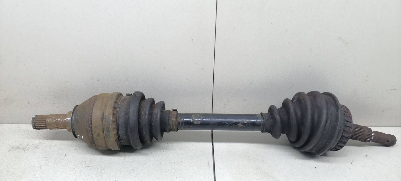 полуось передняя левая (приводной вал, ШРУС) Opel Vectra B 1998, 1.6 л., бензин, 374349, 92078733 - фото №1