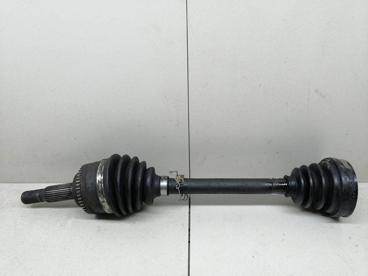 полуось передняя левая (приводной вал, ШРУС) Toyota Carina E 1 поколение T190 1996, 1.8 л., i, бензин - фото №1
