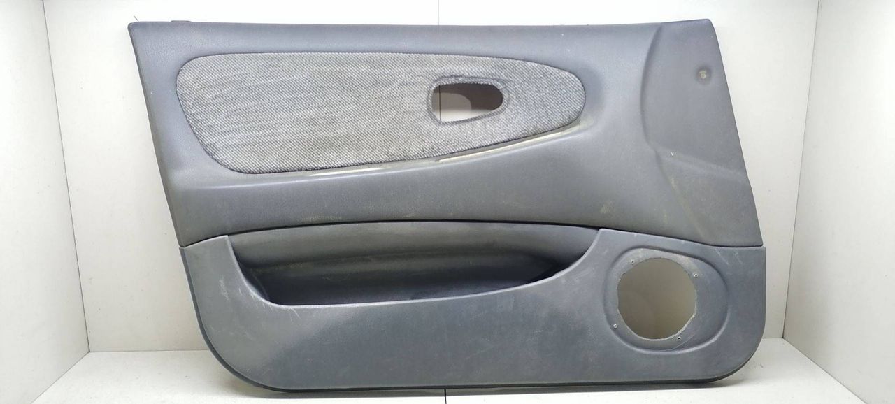 обшивка двери передняя левая Mitsubishi Lancer 6 поколение 1994, MB817121-32 - фото №1