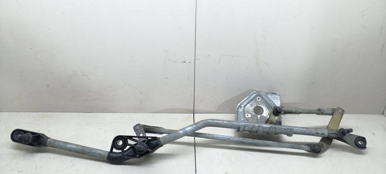 механизм стеклоочистителя (трапеция дворников) Renault Scenic 2 поколение 2005, 1.9 л., DCi, дизель, 5МКПП, зелёный, минивэн, передний привод, 8200327016 - фото №1