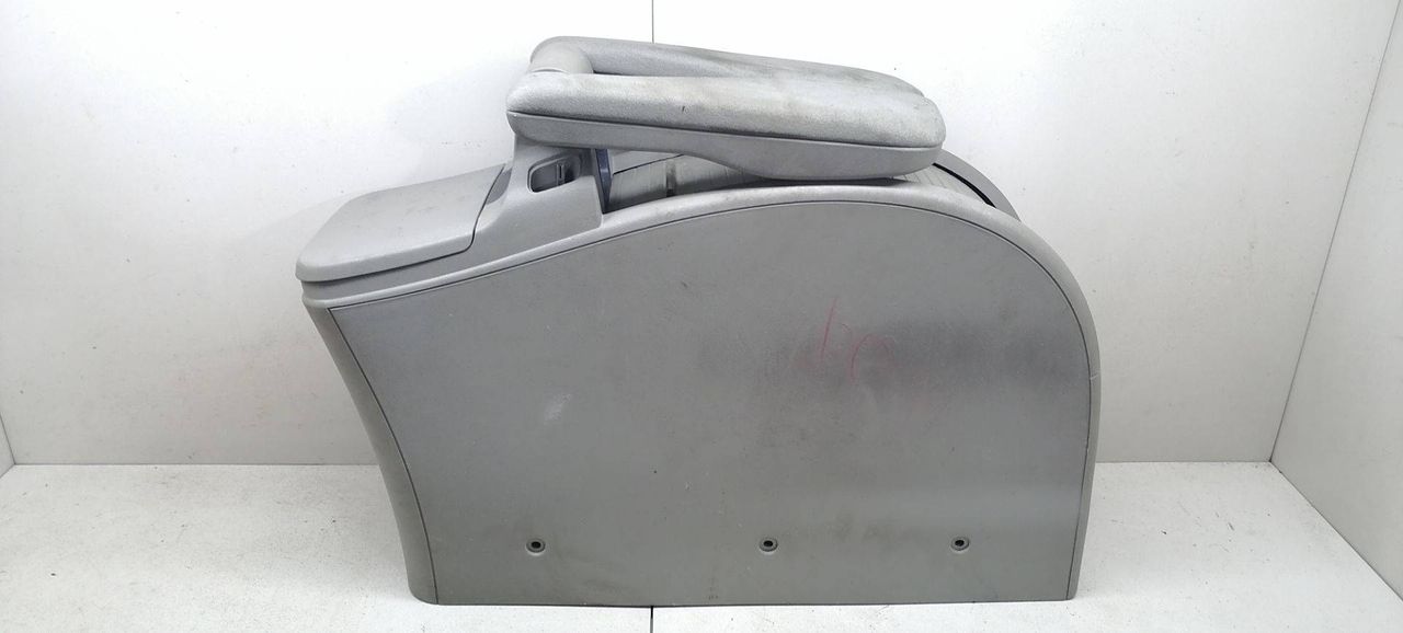 подлокотник Renault Scenic 2 поколение 2005, 1.9 л., DCi, дизель, 5МКПП, зелёный, минивэн, передний привод, 8200487902