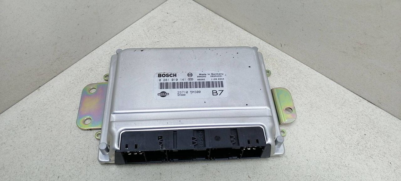 блок управления двигателем Nissan Almera N16 2000, 2.2 л., DTi, YD22DDT, дизель, 5МКПП, серебристый, хетчбэк 5 дв., передний привод, BOSCH, 0281010141, 237105M300 - фото №1