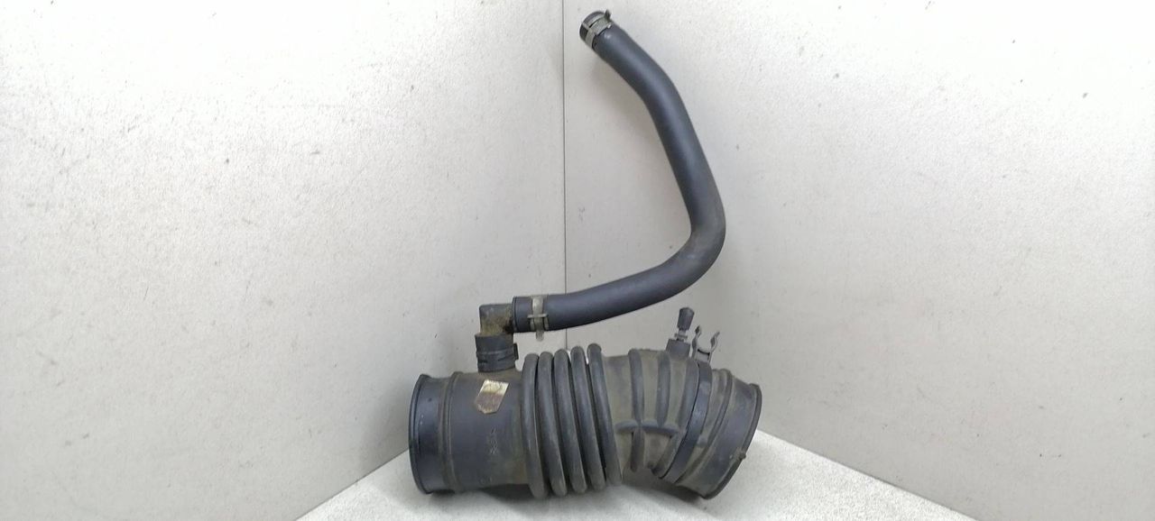 патрубок воздушного фильтра Nissan Almera N16 2001 - фото №1