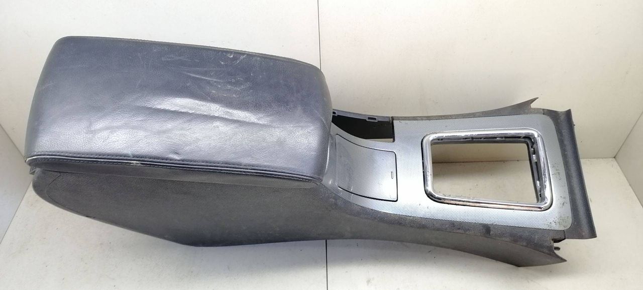 подлокотник Peugeot 407 1 поколение 2007, 2.0 л., HDi, дизель, 6МКПП, синий, универсал, передний привод, 9646882880 - фото №1