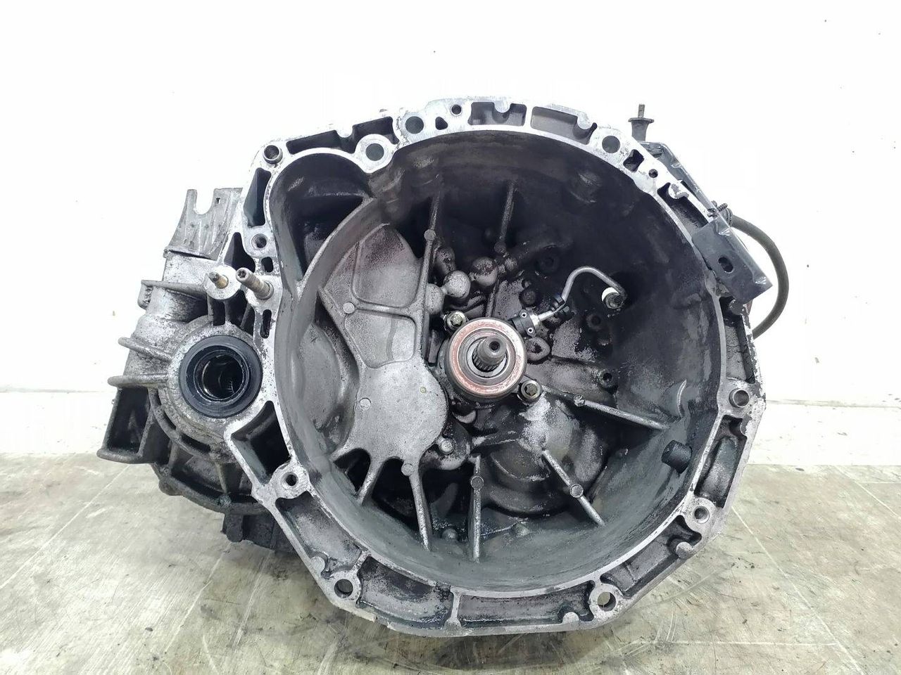 КПП механическая (МКПП) Renault Scenic 2 поколение 2005, 1.9 л., DCi, дизель, 5МКПП, зелёный, минивэн, передний привод, ND0001, A186445 - фото №1