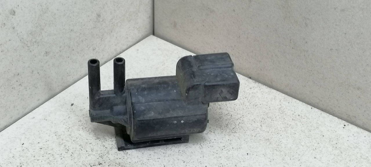 электромагнитный клапан Mitsubishi Lancer 6 поколение CB4A 1993, 1.6 л., i, 4G92 (SOHC 16V), бензин, 5МКПП, синий, седан, передний привод, K5T43983 - фото №1
