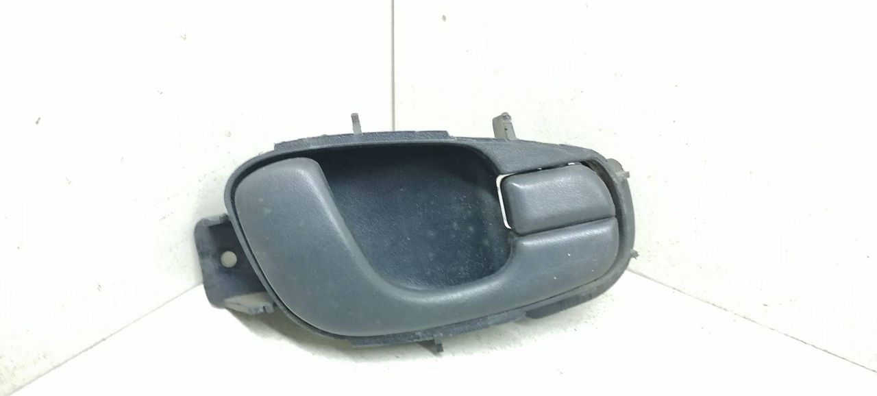 ручка внутренняя передняя правая Daewoo Lanos T100 1999, 1.5 л., i, бензин, 5МКПП, бордовый, хетчбэк 5 дв., передний привод, 96304019 - фото №1