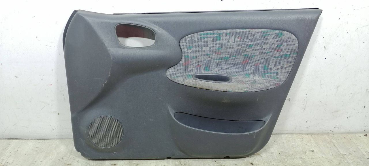 обшивка двери передняя правая Daewoo Lanos T100 1999, 1.5 л., i, бензин, 5МКПП, бордовый, хетчбэк 5 дв., передний привод, 96304795 - фото №1
