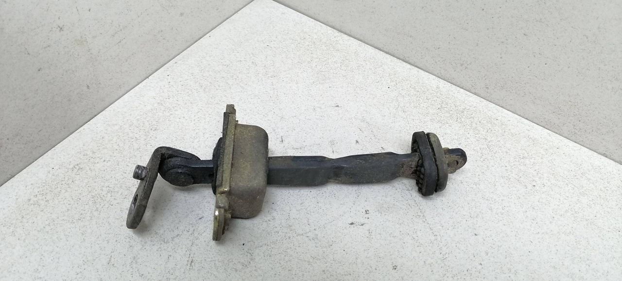 ограничитель открывания двери Daewoo Lanos T100 1999, 1.5 л., i, бензин, 5МКПП, бордовый, хетчбэк 5 дв., передний привод, 96259090 - фото №1