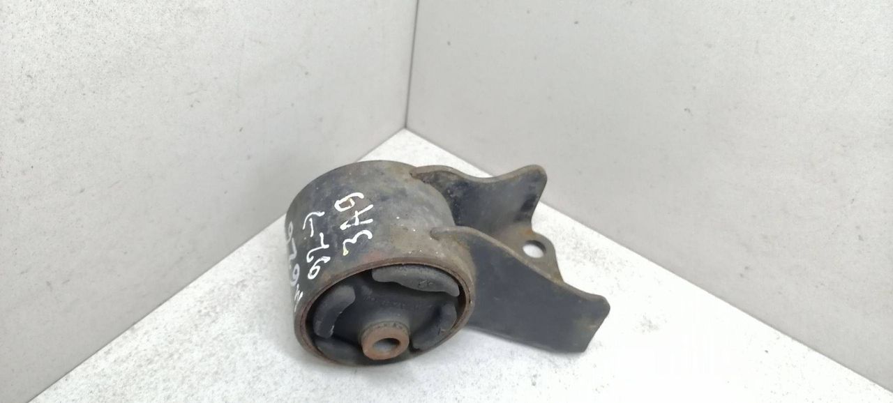 подушка крепления двигателя Mazda 626 GE GV 1994, GA2A39040 - фото №1