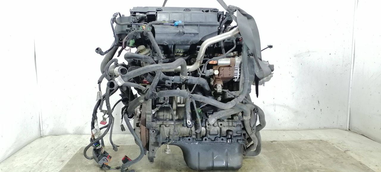 двигатель Peugeot 1007 1 поколение 2005, 1.4 л., HDi, 8HZ (DV4TD), дизель, 5МКПП, серебристый, хетчбэк 3 дв., 8HZ - фото №1