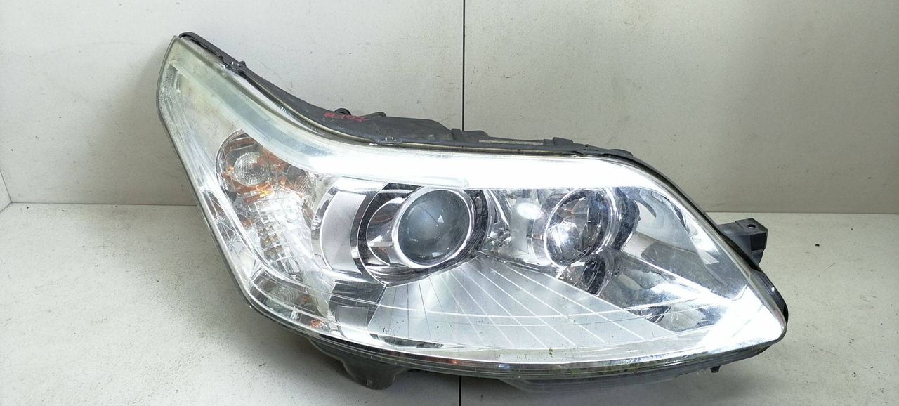 фара правая Citroen C4 1 поколение 2005, 2.0 л., i, RFJ (EW10A), бензин, АКПП, т.серый, хетчбэк 5 дв., передний привод, 9646894280, 89009410, 89900036 - фото №1
