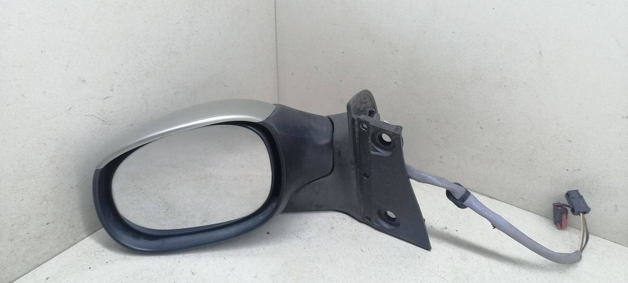 зеркало наружное левое Peugeot 1007 1 поколение 2005, 1.4 л., HDi, 8HZ (DV4TD), дизель, 5МКПП, серебристый, хетчбэк 3 дв., 8153WQ - фото №1