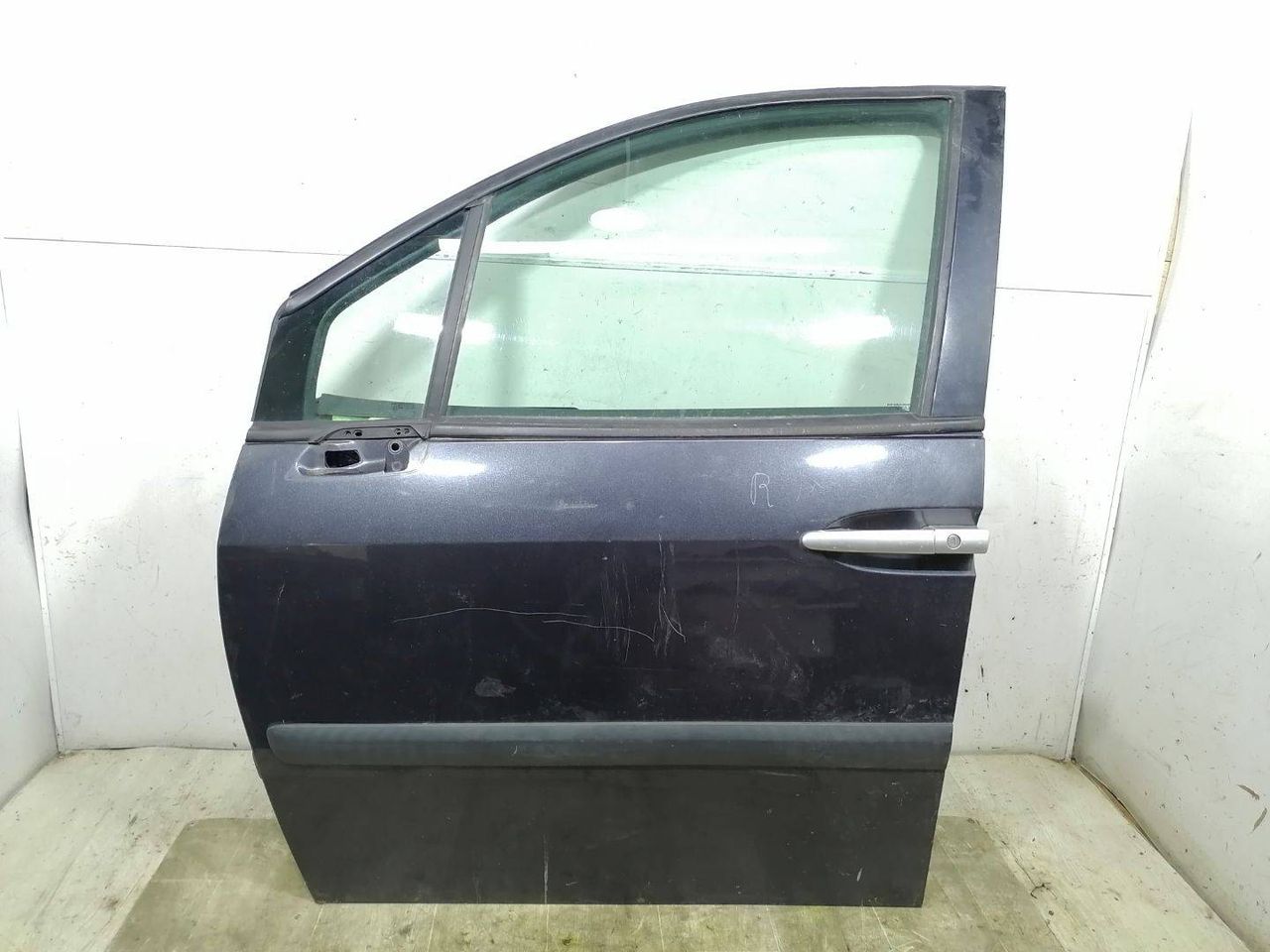 дверь передняя левая Citroen C8 1 поколение 2007, 2.0 л., HDi, дизель, 6МКПП, серый, минивэн, передний привод, 9002X1 - фото №1