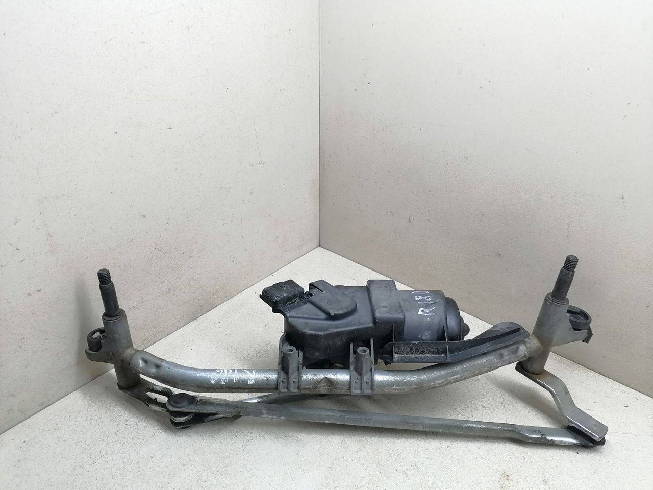 механизм стеклоочистителя (трапеция дворников) Peugeot 1007 1 поколение 2005, 1.4 л., HDi, 8HZ (DV4TD), дизель, 5МКПП, серебристый, хетчбэк 3 дв., 54844217 - фото №1
