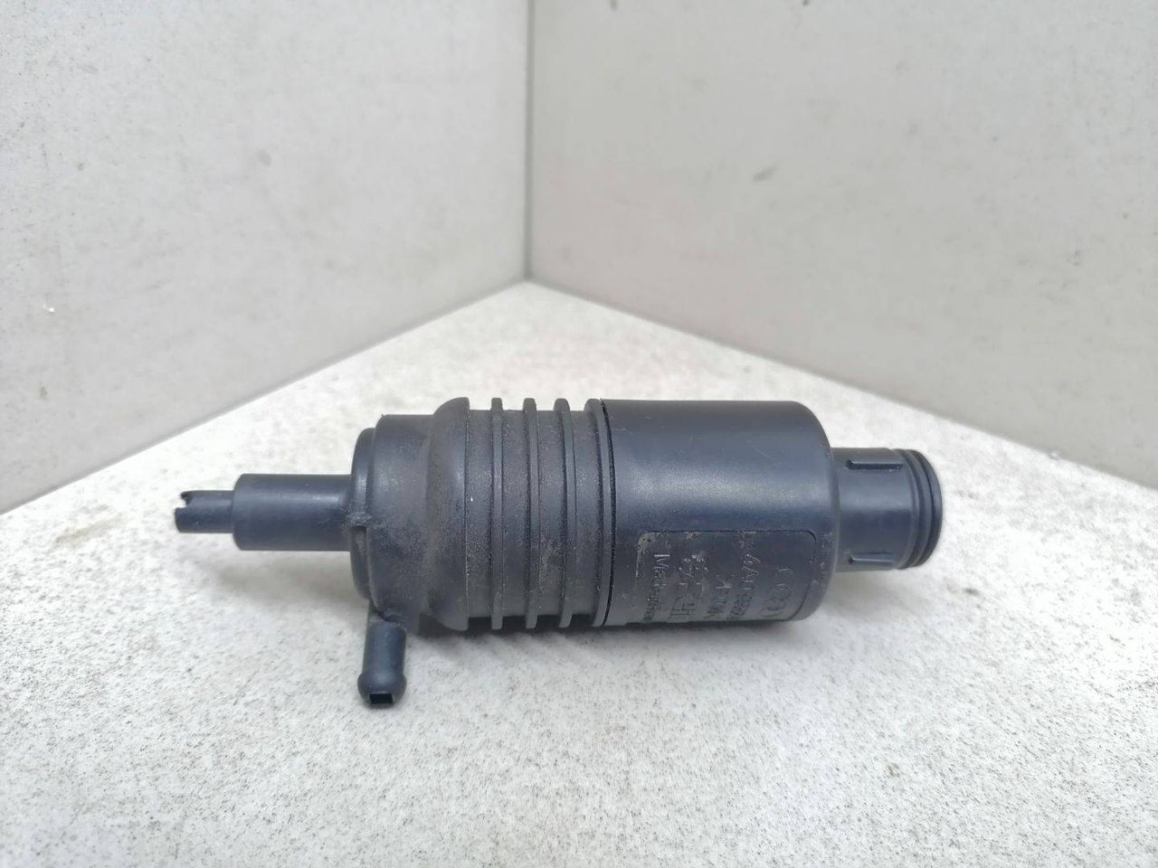 насос (моторчик) омывателя стекла Audi A4 B5 1996, 1.9 л., TDi, AHU, дизель, 5МКПП, зелёный, седан, 4A0955651 - фото №1