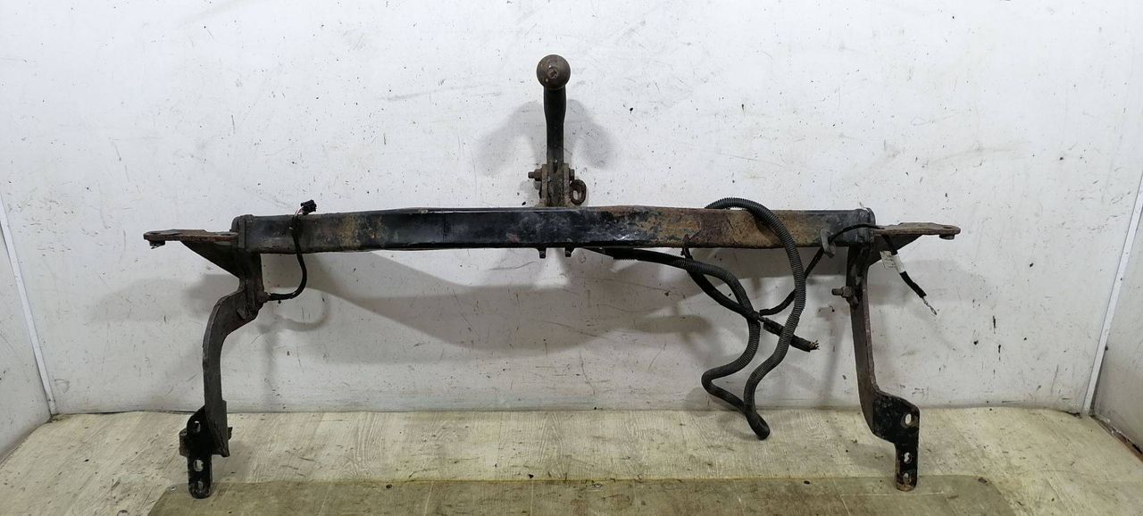 прицепное устройство (фаркоп) Citroen C4 Grand Picasso 1 поколение 2007, 1.6 л., HDi, 9HZ (DV6TED4), дизель, 5МКПП, минивэн, передний привод - фото №1