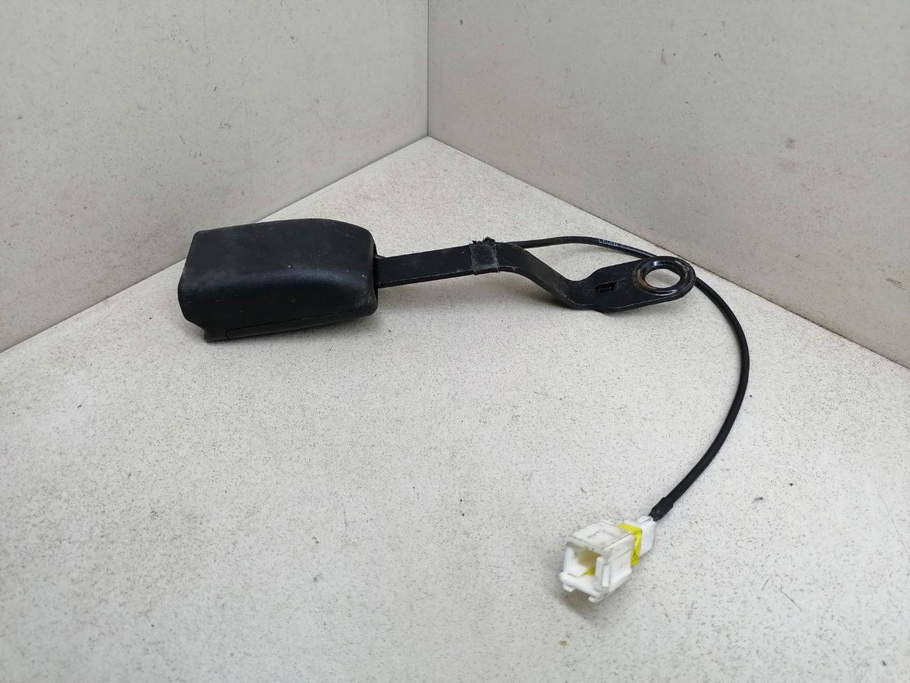 замок ремня безопасности Citroen C4 Grand Picasso 1 поколение 2007, 1.6 л., HDi, 9HZ (DV6TED4), дизель, 5МКПП, минивэн, передний привод, 96845112XT - фото №1