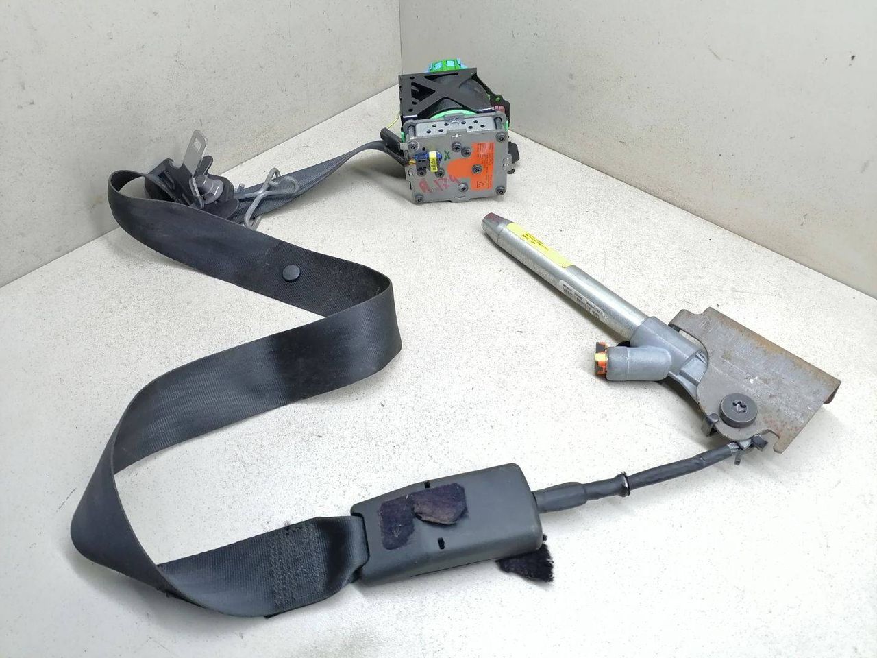 ремень безопасности Citroen C4 Grand Picasso 1 поколение 2007, 1.6 л., HDi, 9HZ (DV6TED4), дизель, 5МКПП, минивэн, передний привод, 9657326277, 523440900 - фото №1