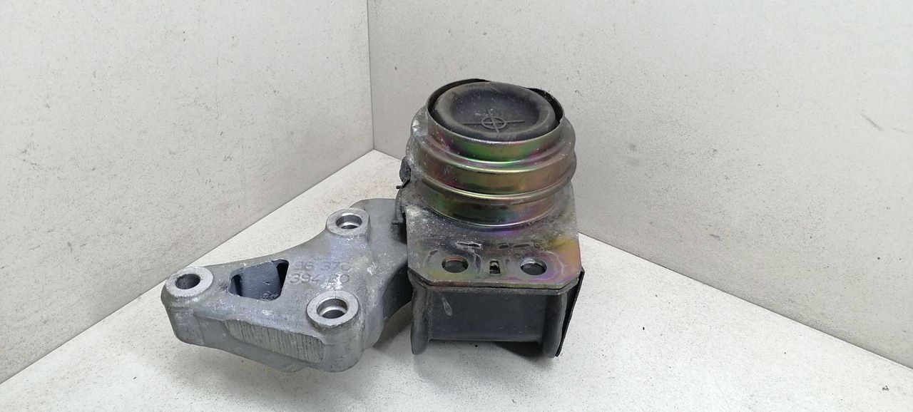 подушка крепления двигателя Citroen C4 1 поколение 2005, 2.0 л., i, RFJ (EW10A), бензин, АКПП, т.серый, хетчбэк 5 дв., передний привод, 9636583980, 9636845880, 9636270080, 9637639480 - фото №1
