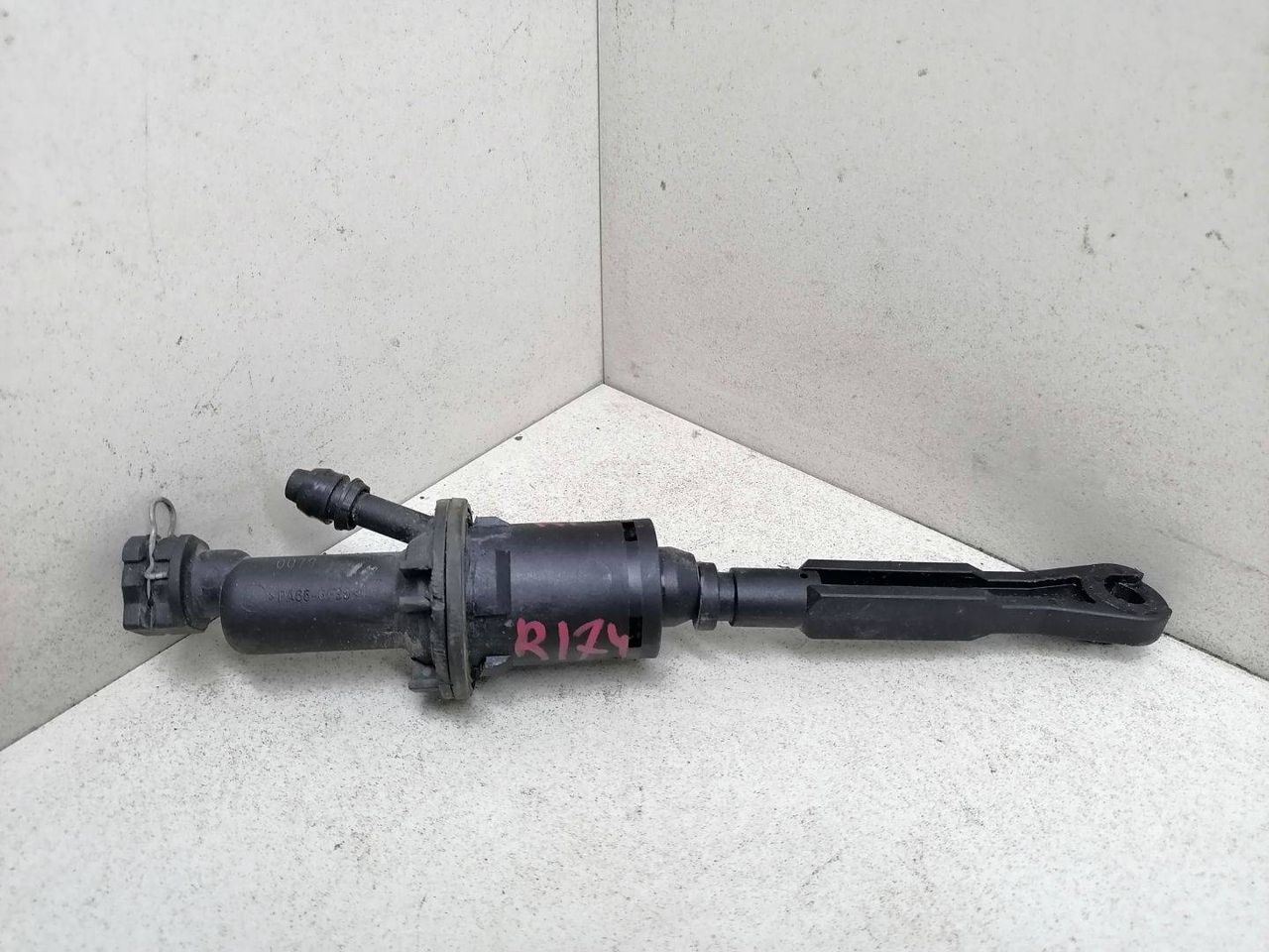 цилиндр сцепления главный Citroen C4 Grand Picasso 1 поколение 2007, 1.6 л., HDi, 9HZ (DV6TED4), дизель, 5МКПП, минивэн, передний привод, 218272, 2182E7 - фото №1