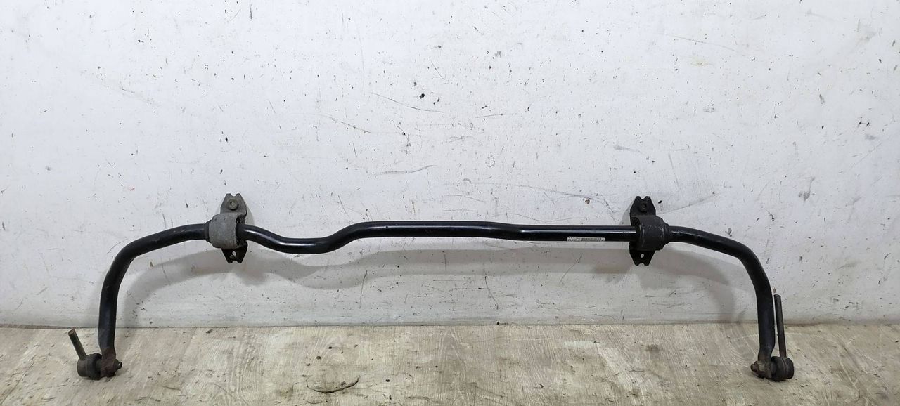 стабилизатор подвески передний Volkswagen Passat B6 2007, 2.0 л., бензин, АКПП, серебристый, универсал, передний привод, 3C0411303AC - фото №1