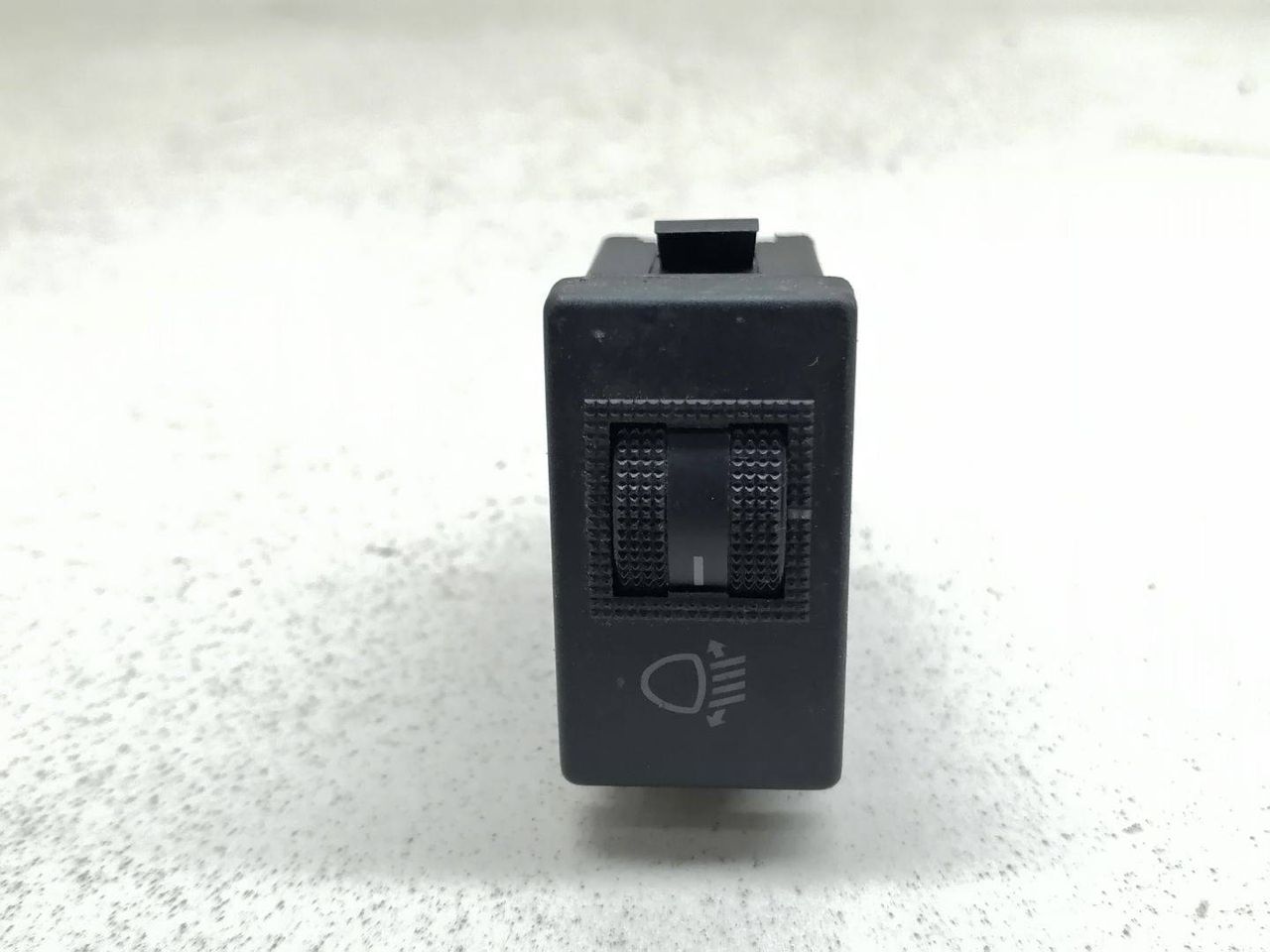 кнопка корректора фар Audi A4 B5 1996, 1.9 л., TDi, AHU, дизель, 5МКПП, зелёный, седан, 8D0941301 - фото №1