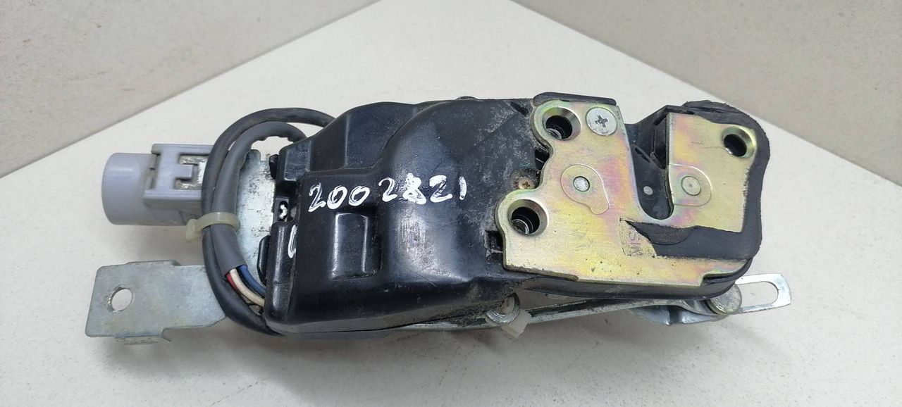 замок двери передней правой Toyota Mark II 7 поколение X90 1994, 2.5 л., i, 1JZ-GE, бензин, АКПП, белый, седан, полный привод, правый руль, 6903022380 - фото №1