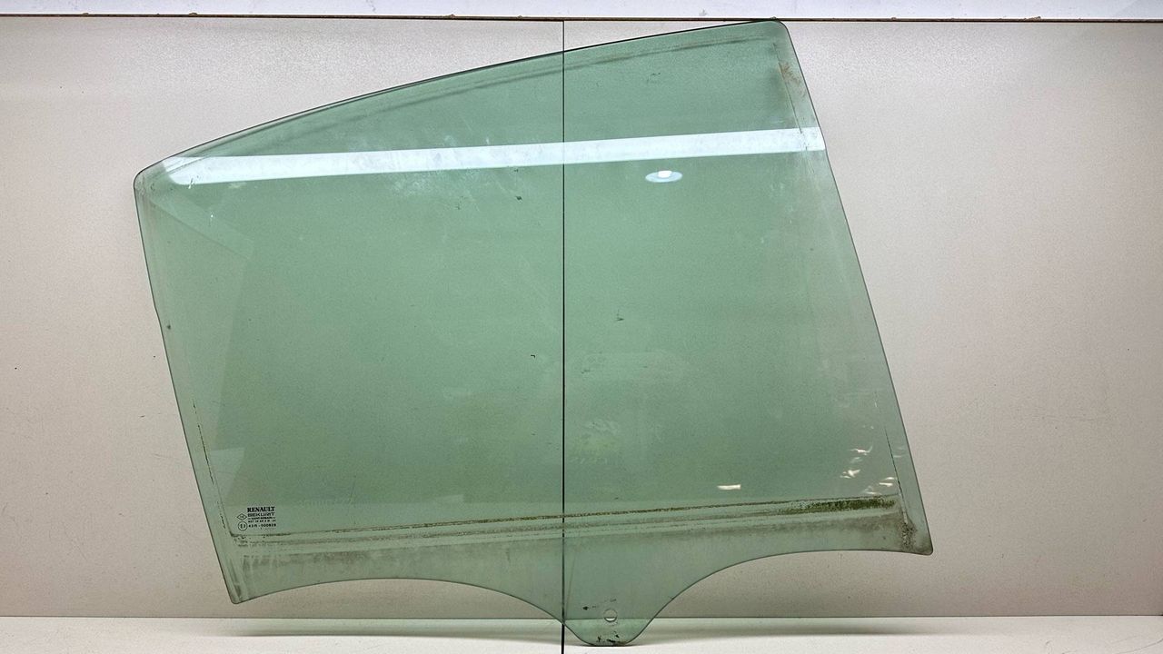 стекло двери задней правой Renault Laguna 2 поколение 2001, 1.8 л., i, F4P 770, бензин, 5МКПП, серебристый, хетчбэк 5 дв., передний привод, 8200000388 - фото №1