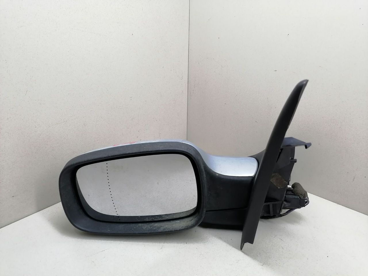 зеркало наружное левое Renault Megane 2 поколение 2004, 1.5 л., DCi, K9K 722, дизель, 5МКПП, серебристый, хетчбэк 5 дв., передний привод, 6125228 - фото №1