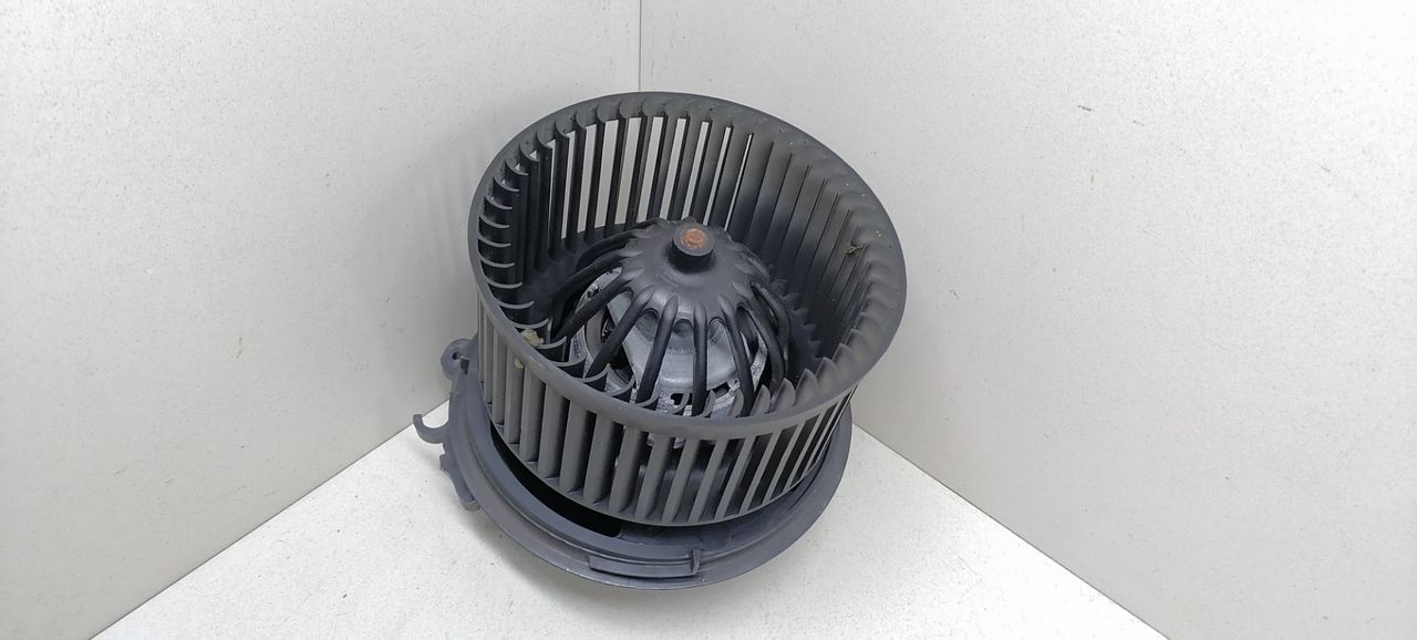 моторчик печки Peugeot 1007 1 поколение 2005, 1.4 л., HDi, 8HZ (DV4TD), дизель, 5МКПП, серебристый, хетчбэк 3 дв., N104810W - фото №1