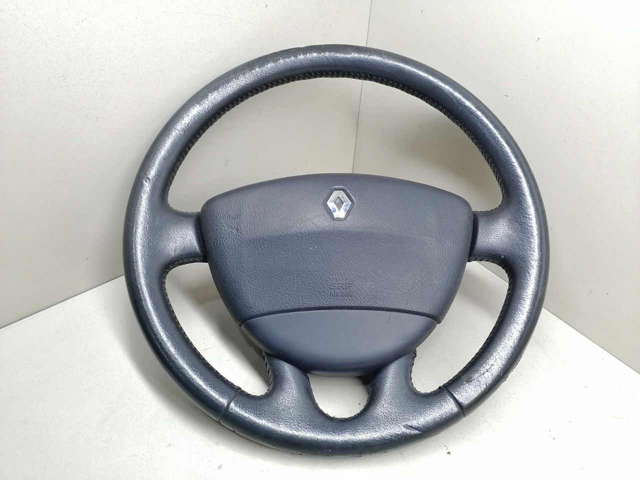 руль Renault Laguna 2 поколение 2001, 1.8 л., i, F4P 770, бензин, 5МКПП, серебристый, хетчбэк 5 дв., передний привод, 8200014857 - фото №1