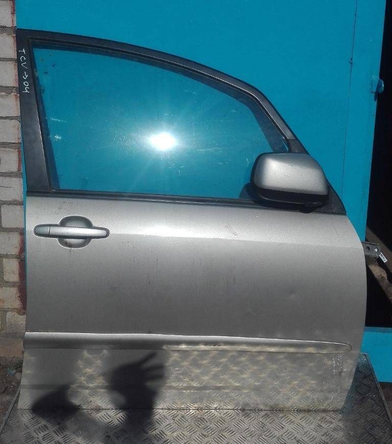 стекло двери передней правой Toyota Corolla Verso 1 поколение E121 2003 - фото №1