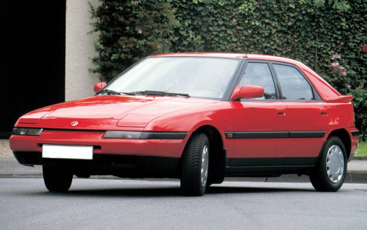 стекло двери задней правой Mazda 323 4 поколение 1992, хетчбэк 5 дв. - фото №1