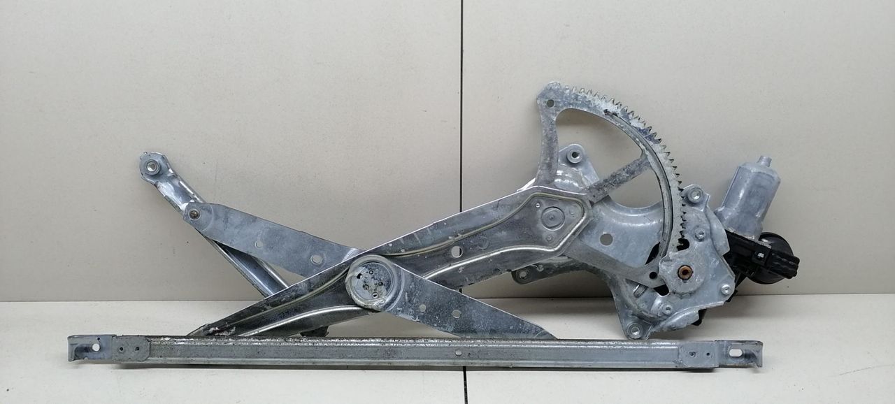 стеклоподъемник электрический передний правый Toyota Camry 7 поколение XV40 2008, 2.4 л., i, 2AZ-FE, бензин, АКПП, серебристый, седан, передний привод, 6980106070 - фото №1