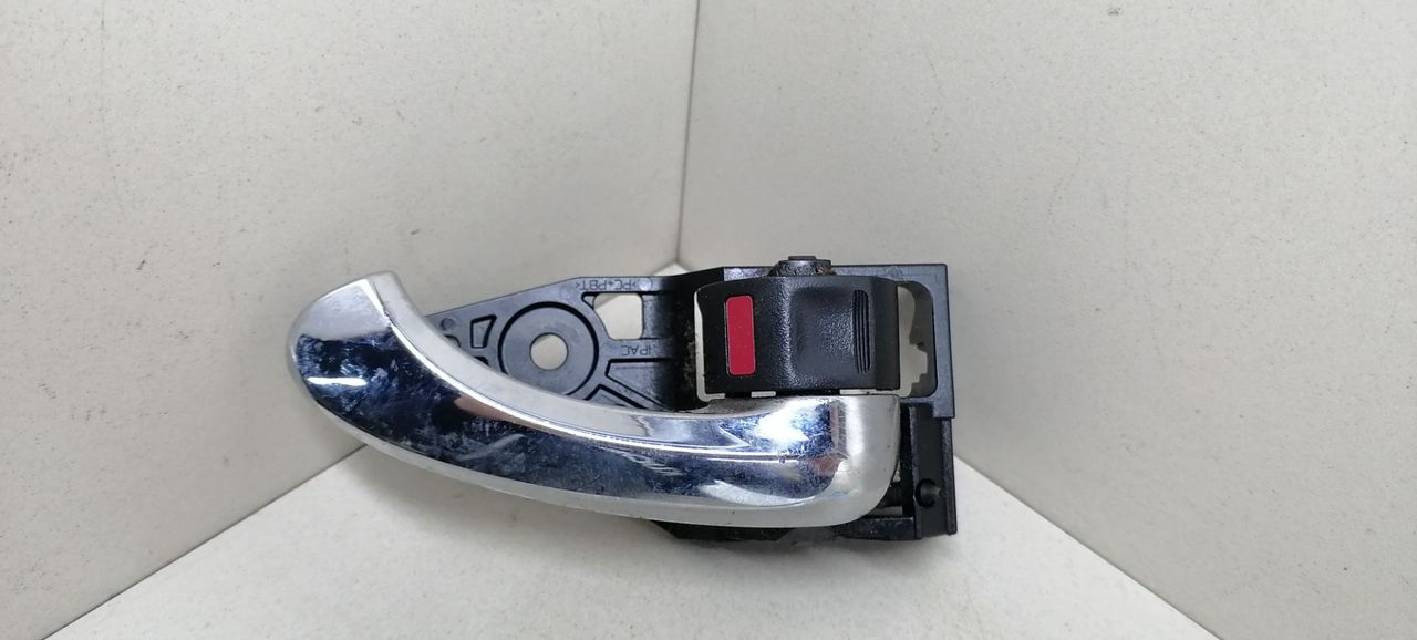 ручка внутренняя передняя правая Toyota Camry 7 поколение XV40 2008, 2.4 л., i, 2AZ-FE, бензин, АКПП, серебристый, седан, передний привод, 6920506030C0 - фото №1