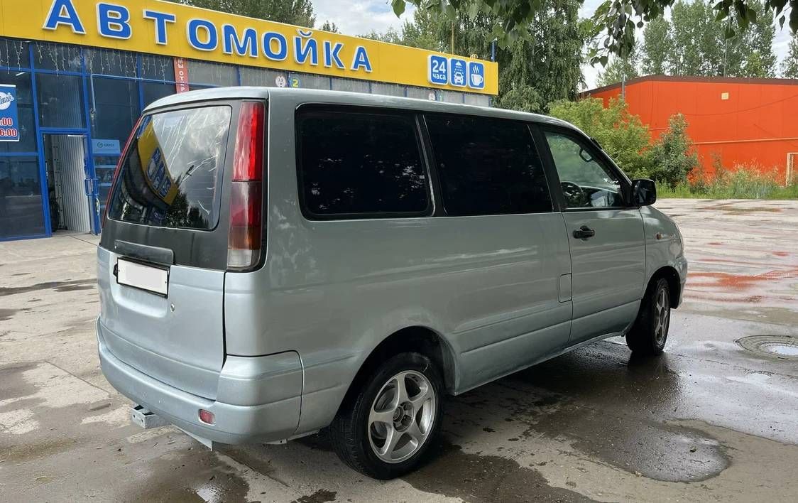 стекло двери передней правой Toyota Lite Ace 5 поколение R40/R50 1998 - фото №1