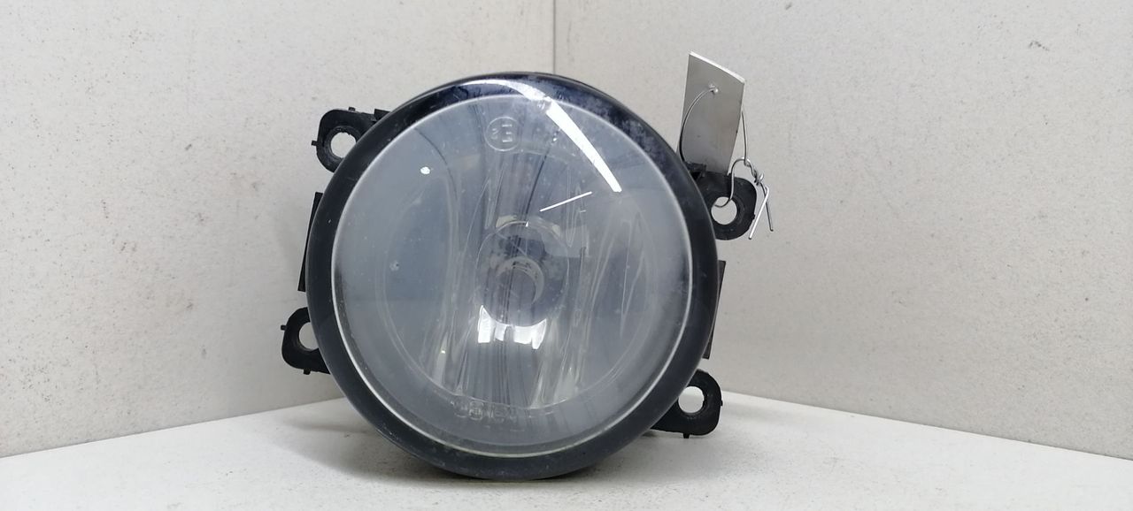фара противотуманная левая Renault Megane 2 поколение 2004, 1.5 л., DCi, K9K 722, дизель, 5МКПП, серебристый, хетчбэк 5 дв., передний привод, 89202502 - фото №1