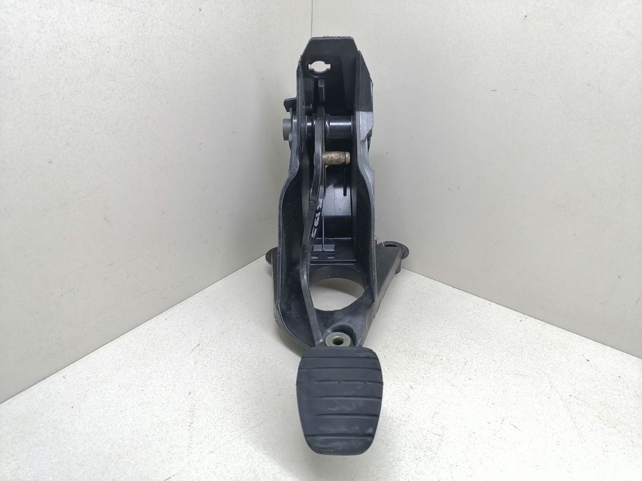педаль сцепления Renault Laguna 2 поколение 2001, 1.8 л., i, F4P 770, бензин, 5МКПП, серебристый, хетчбэк 5 дв., передний привод, 8200002856 - фото №1