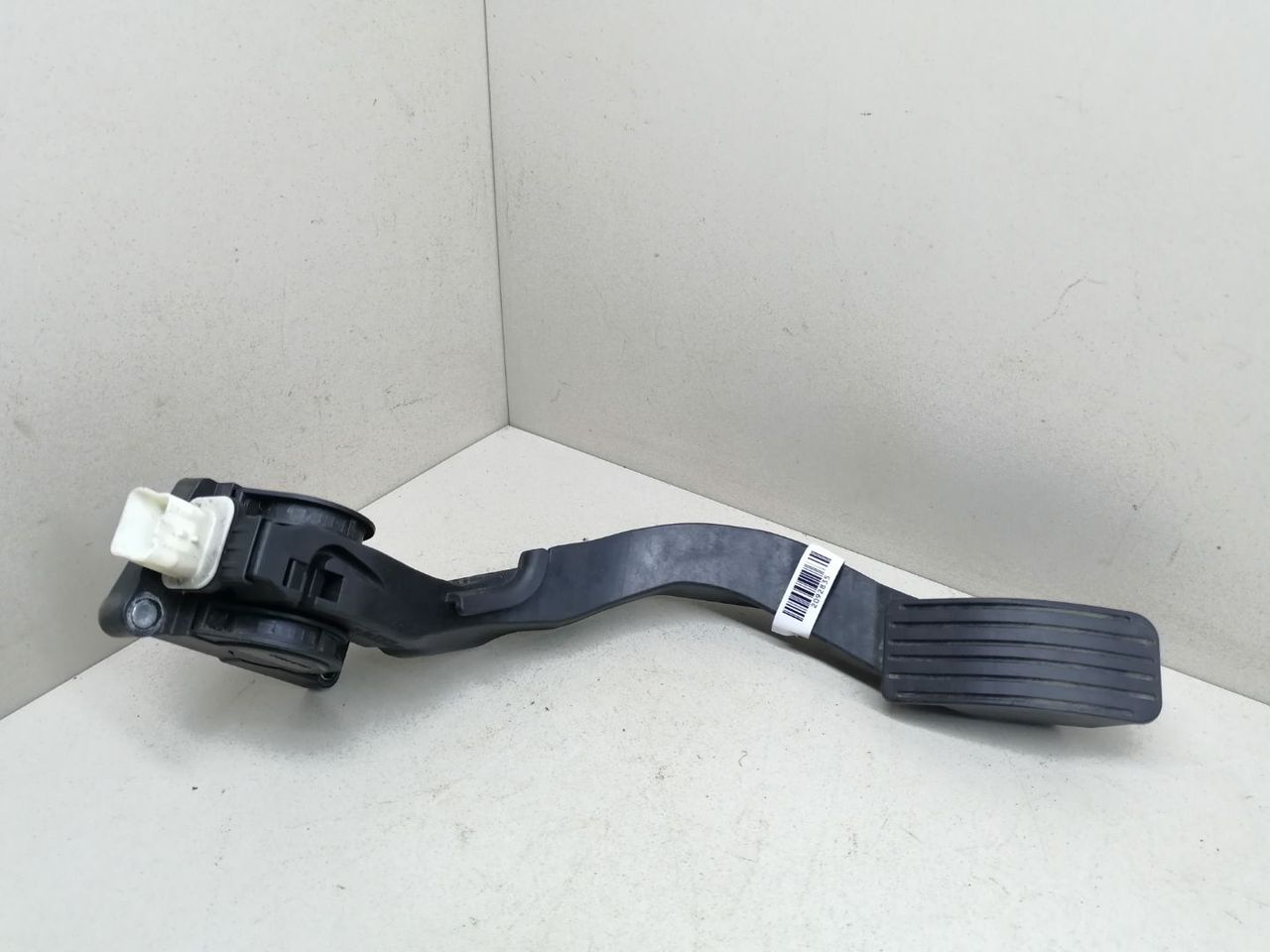 педаль Peugeot 1007 1 поколение 2005, 1.4 л., HDi, 8HZ (DV4TD), дизель, 5МКПП, серебристый, хетчбэк 3 дв., 0280752379, 9647135280 - фото №1