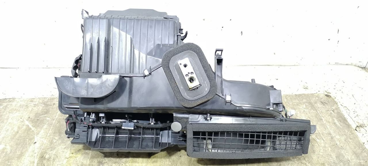 корпус отопителя (печки) Renault Laguna 3 поколение 2008, хетчбэк 5 дв., DELPHI, 271100017R, 52428890 - фото №1